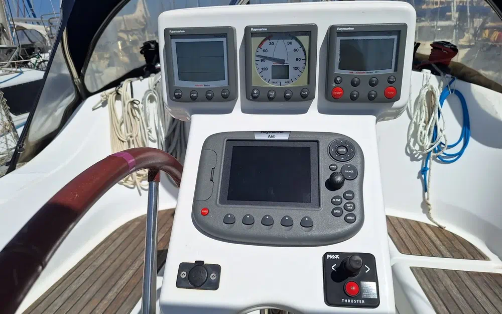 slider 11 Beneteau Oceanis 323 Clipper
