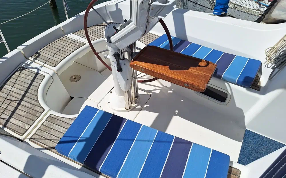 slider 1 Beneteau Oceanis 323 Clipper