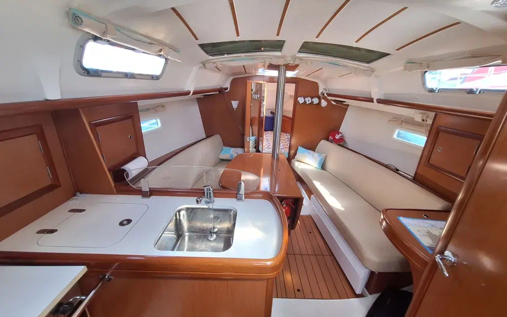 slider 2 Beneteau Oceanis 323 Clipper