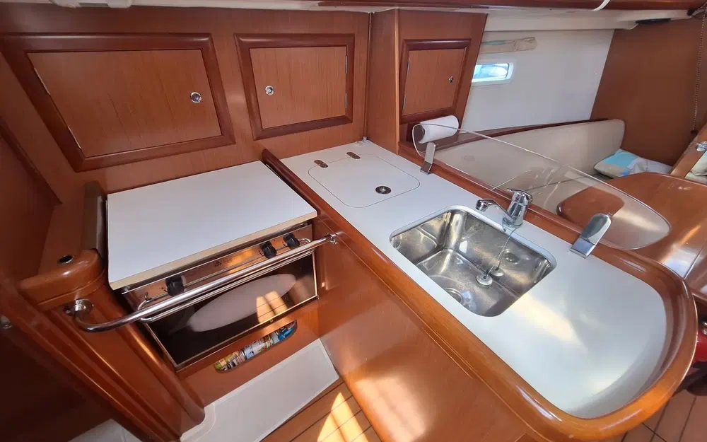 slider 3 Beneteau Oceanis 323 Clipper