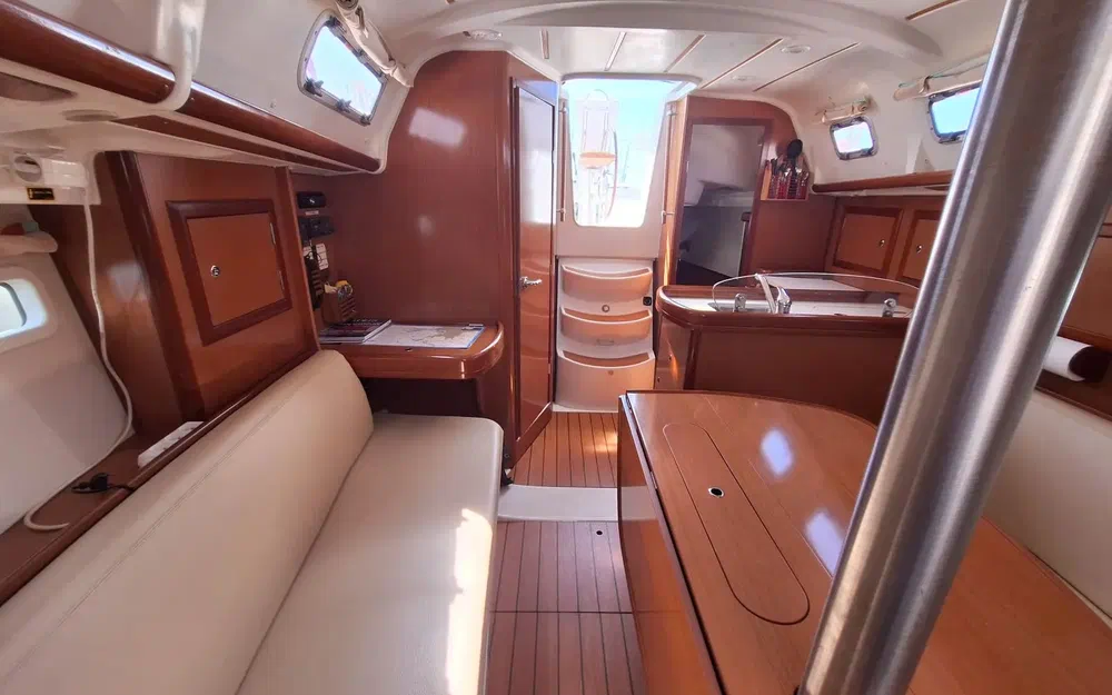 slider 5 Beneteau Oceanis 323 Clipper