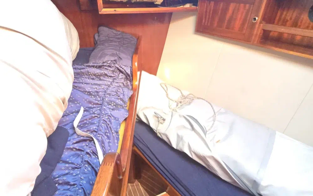 slider 103 Lagoon Royal Pilot Saloon 65- SERENA