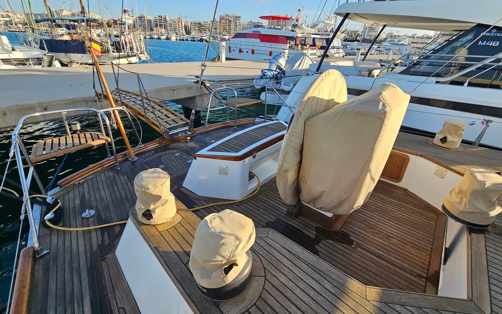 slider 11 Lagoon Royal Pilot Saloon 65- SERENA