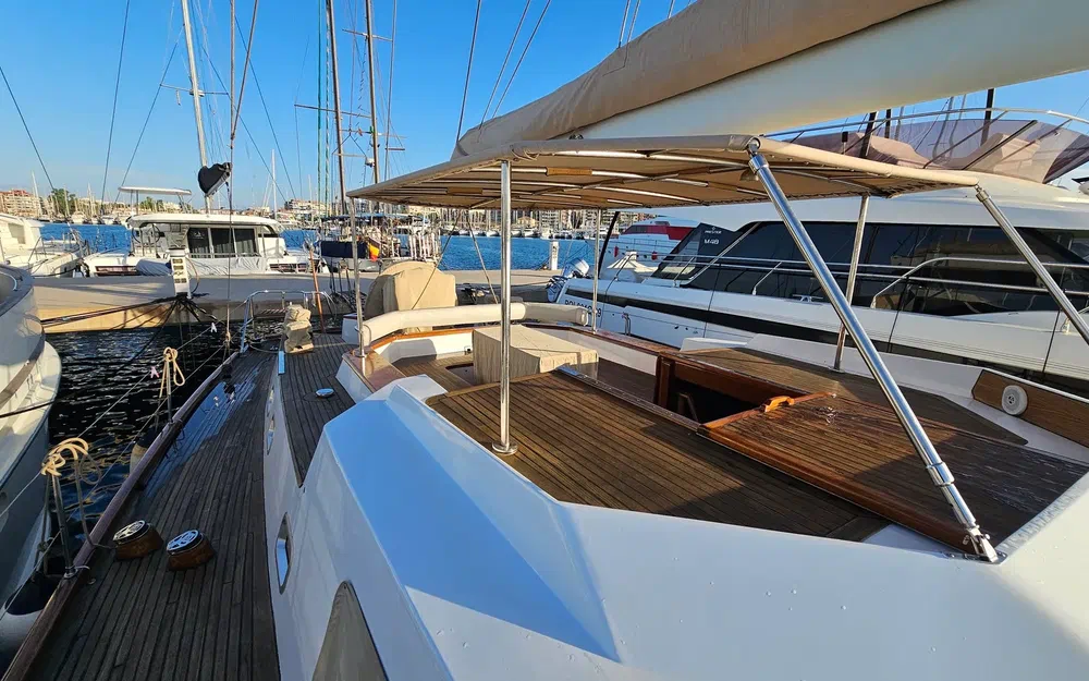slider 13 Lagoon Royal Pilot Saloon 65- SERENA