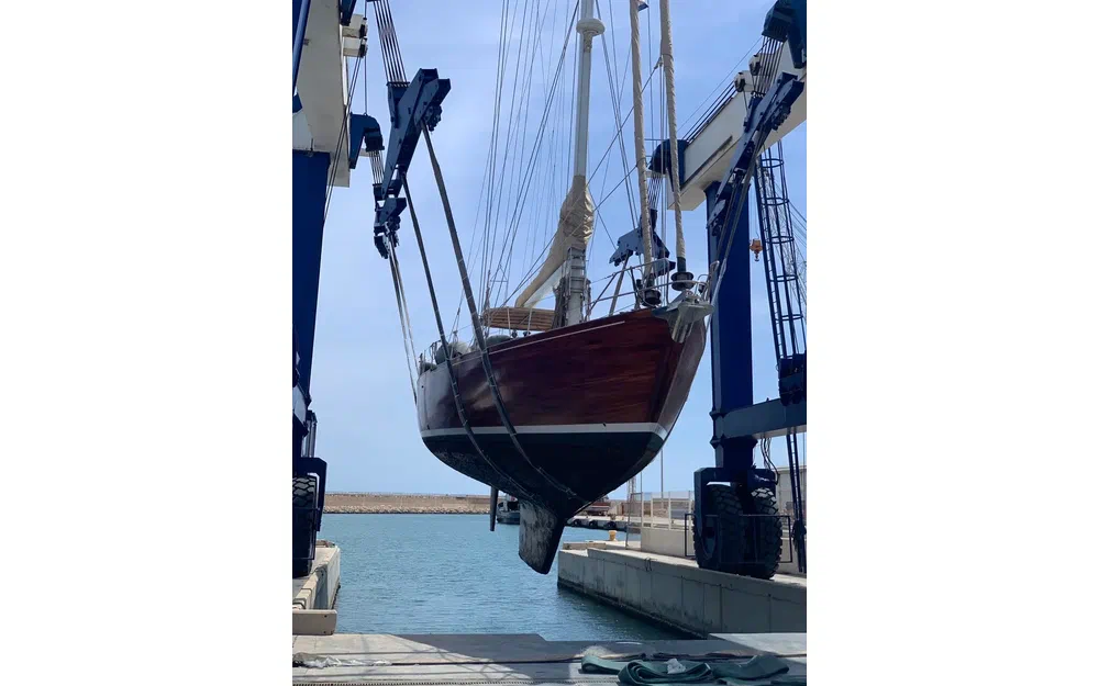 slider 15 Lagoon Royal Pilot Saloon 65- SERENA