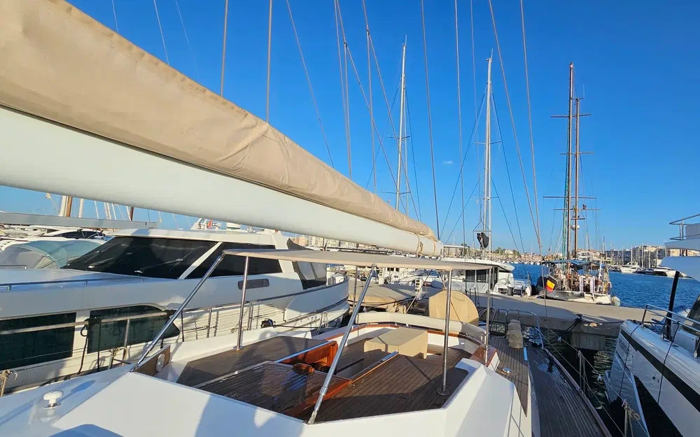 slider 18 Lagoon Royal Pilot Saloon 65- SERENA