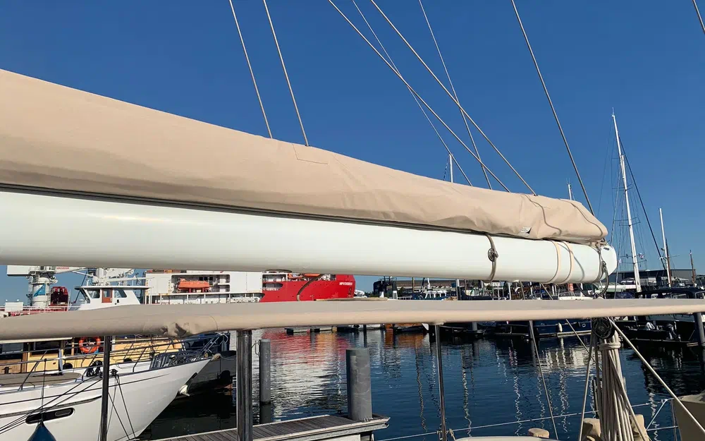 slider 23 Lagoon Royal Pilot Saloon 65- SERENA
