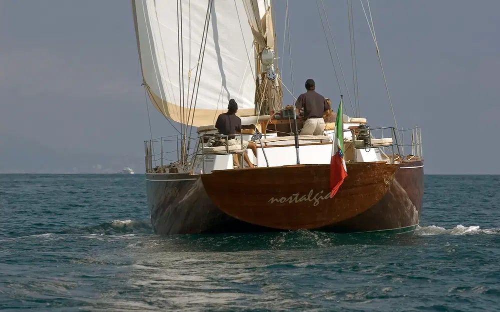 slider 1 Lagoon Royal Pilot Saloon 65- SERENA