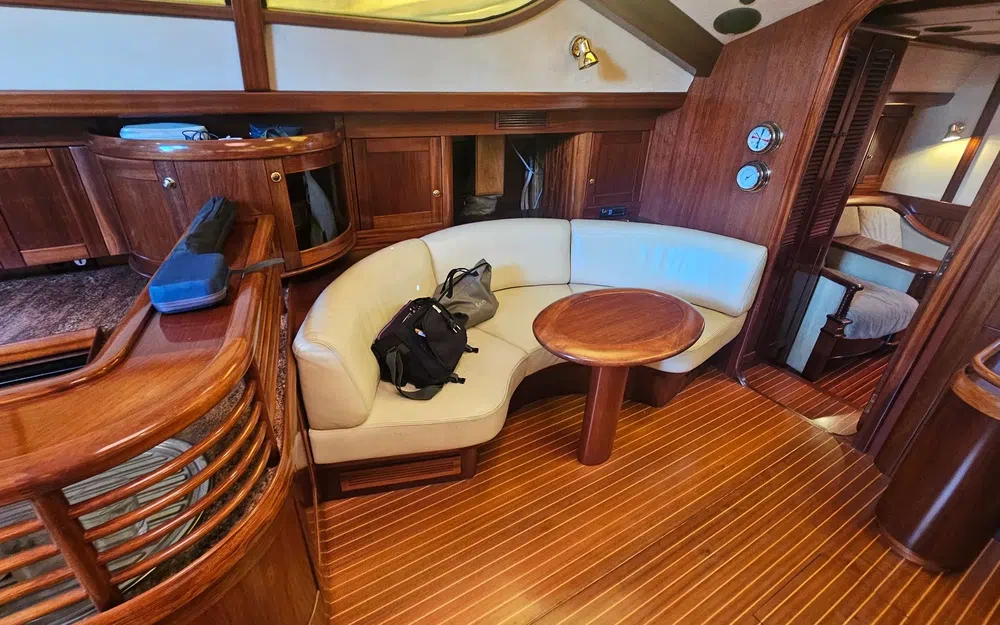 slider 37 Lagoon Royal Pilot Saloon 65- SERENA