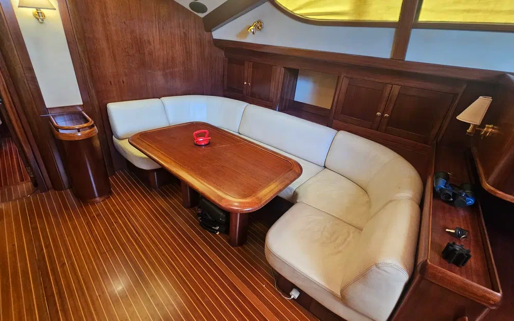 slider 38 Lagoon Royal Pilot Saloon 65- SERENA