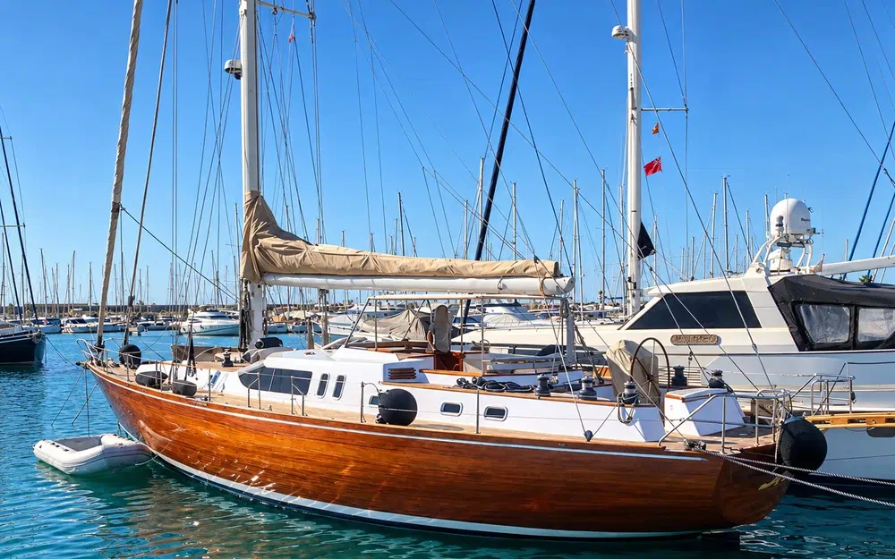 slider 2 Lagoon Royal Pilot Saloon 65- SERENA