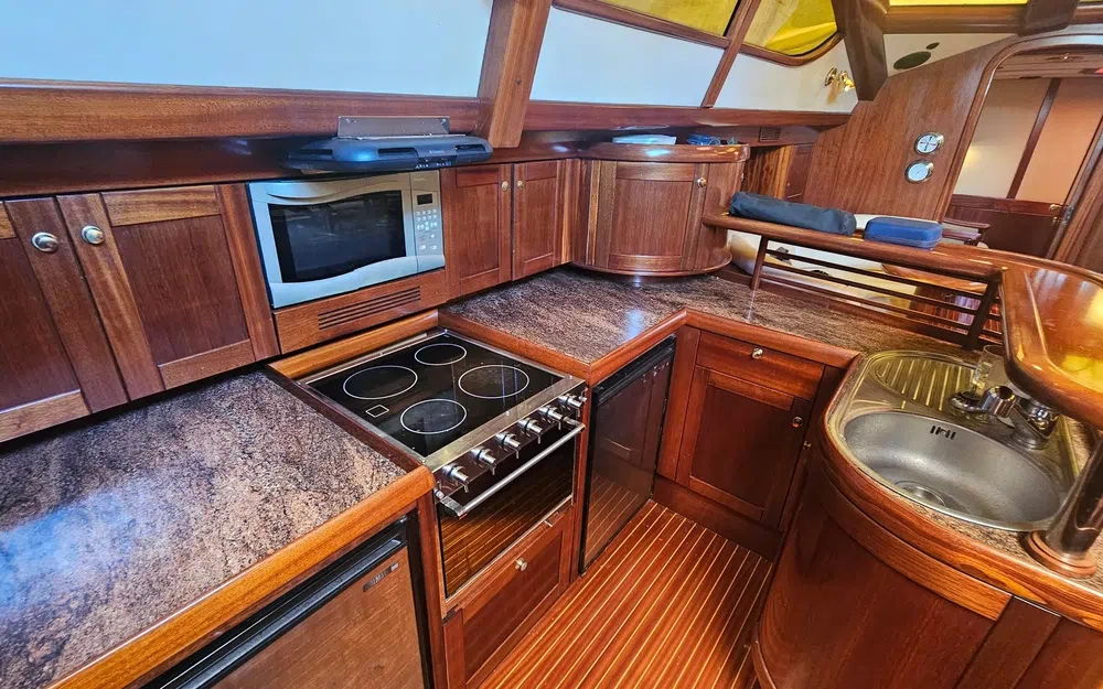 slider 40 Lagoon Royal Pilot Saloon 65- SERENA