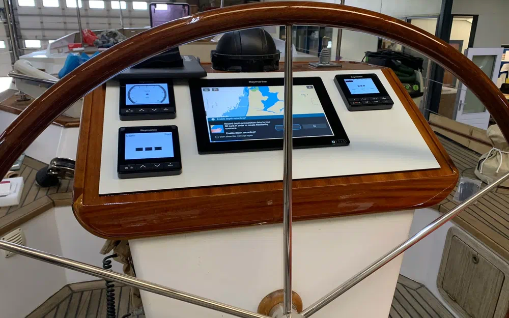 slider 44 Lagoon Royal Pilot Saloon 65- SERENA