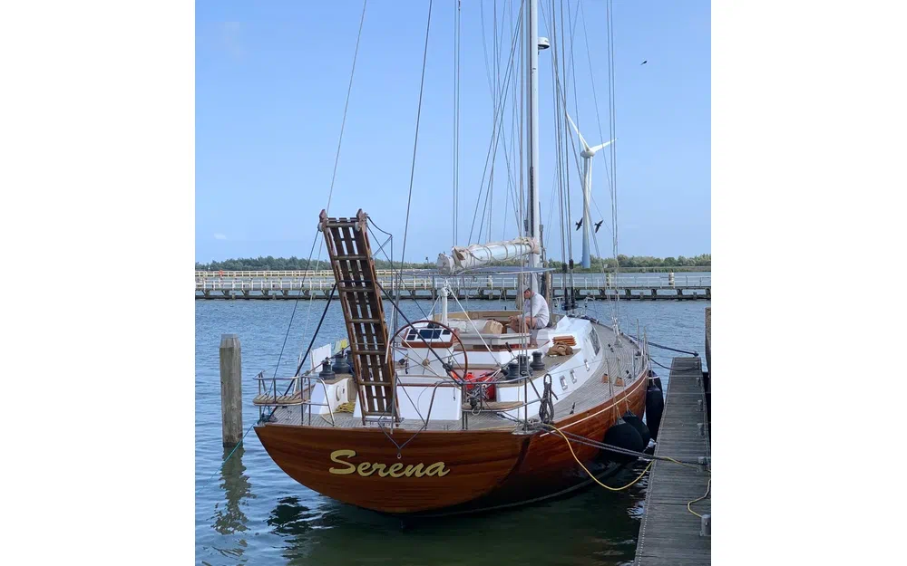 slider 3 Lagoon Royal Pilot Saloon 65- SERENA