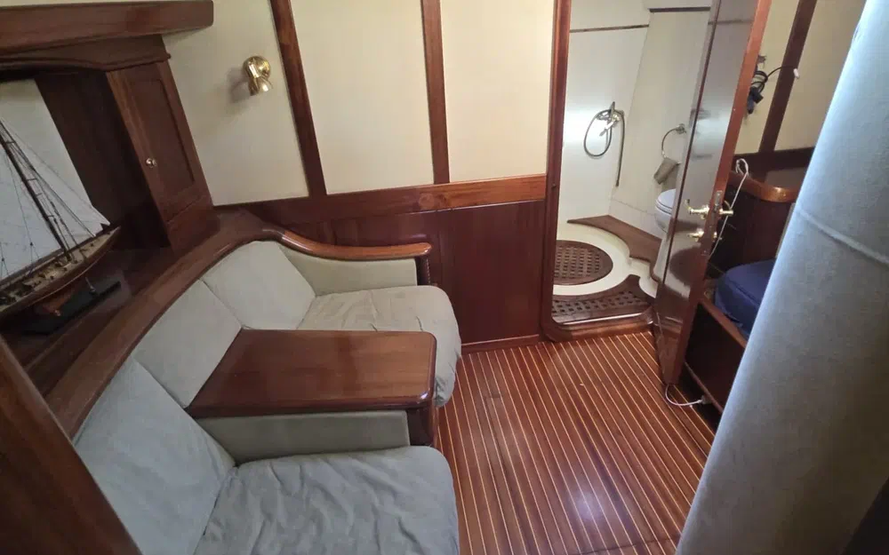 slider 53 Lagoon Royal Pilot Saloon 65- SERENA