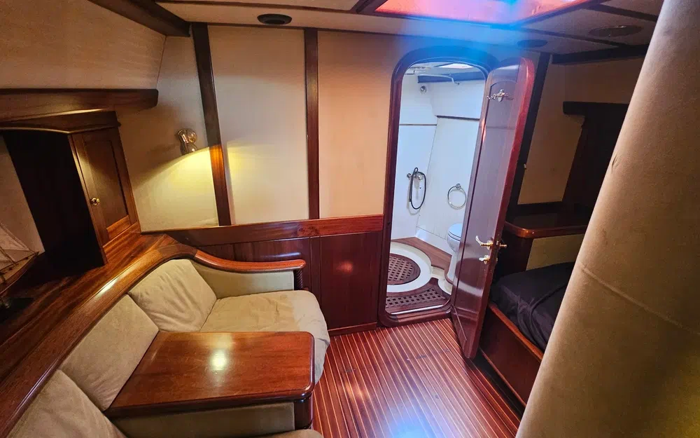 slider 54 Lagoon Royal Pilot Saloon 65- SERENA