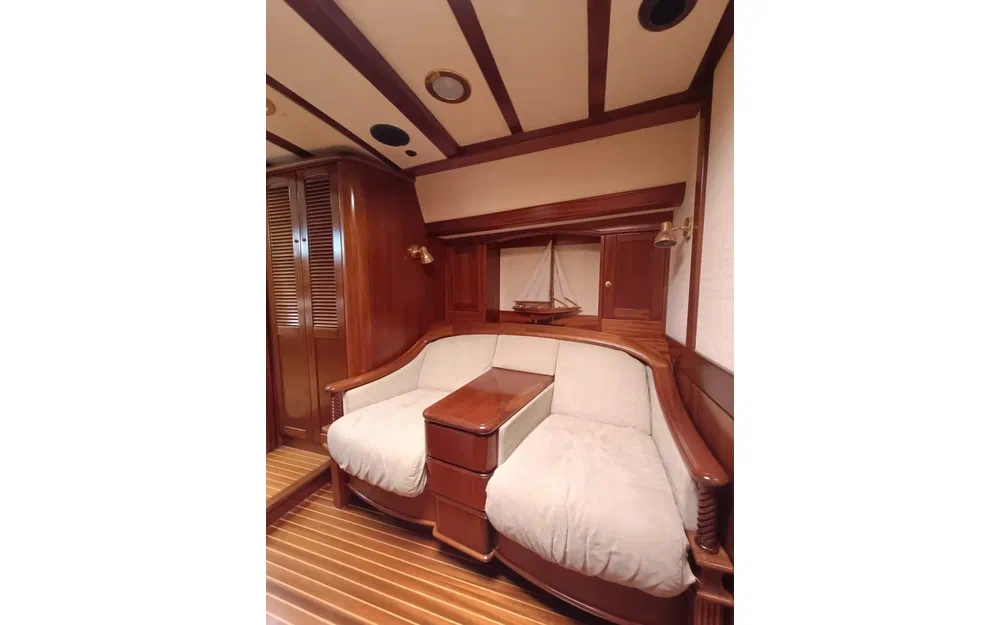 slider 56 Lagoon Royal Pilot Saloon 65- SERENA
