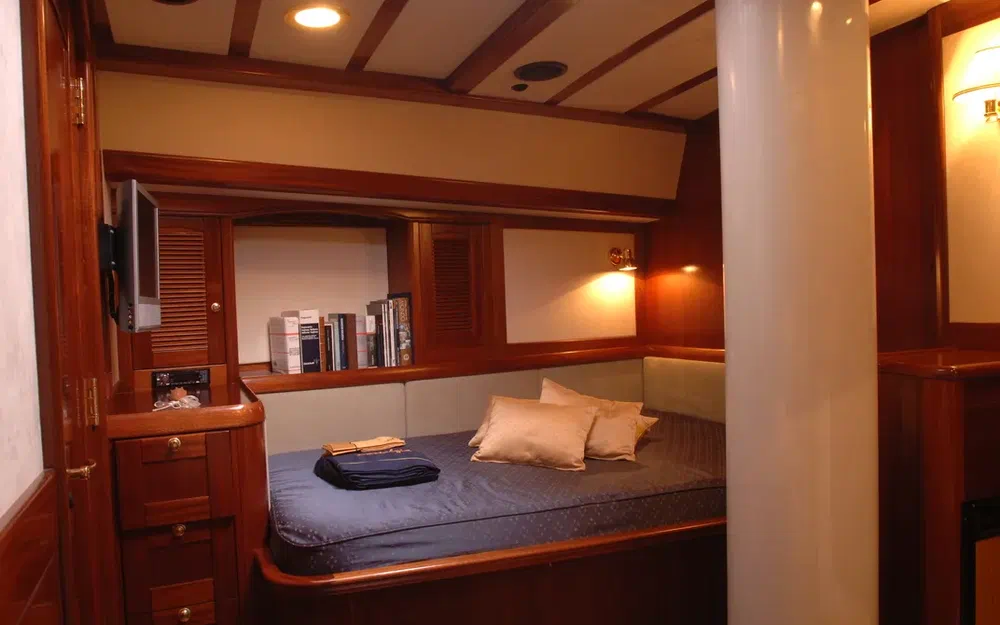 slider 58 Lagoon Royal Pilot Saloon 65- SERENA