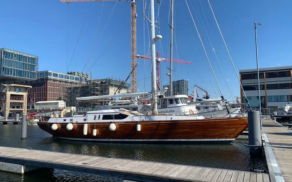 slider 4 Lagoon Royal Pilot Saloon 65- SERENA