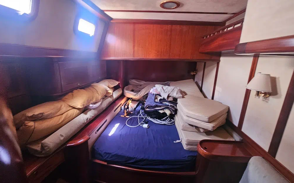 slider 62 Lagoon Royal Pilot Saloon 65- SERENA