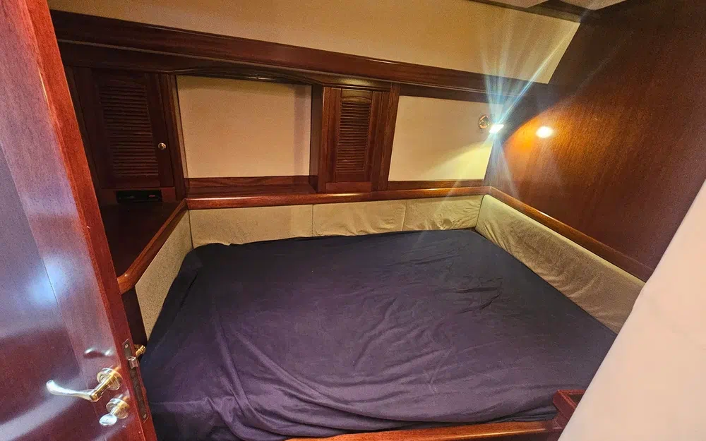 slider 64 Lagoon Royal Pilot Saloon 65- SERENA