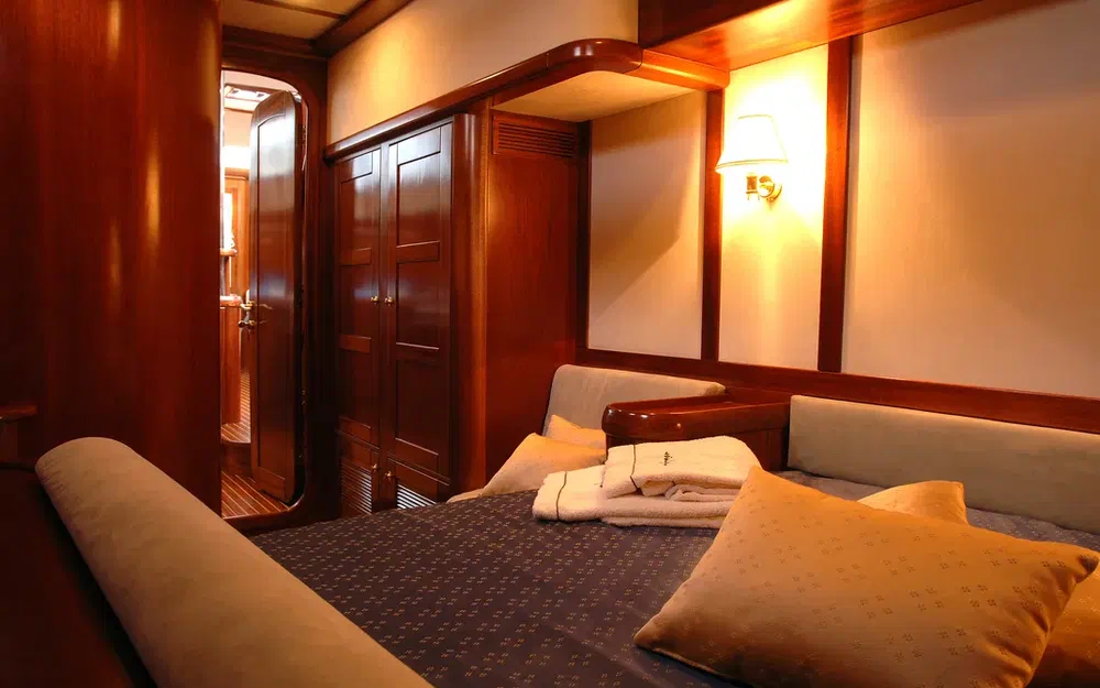 slider 67 Lagoon Royal Pilot Saloon 65- SERENA