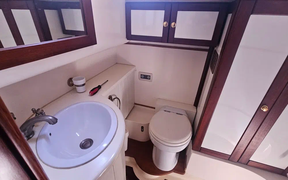 slider 71 Lagoon Royal Pilot Saloon 65- SERENA