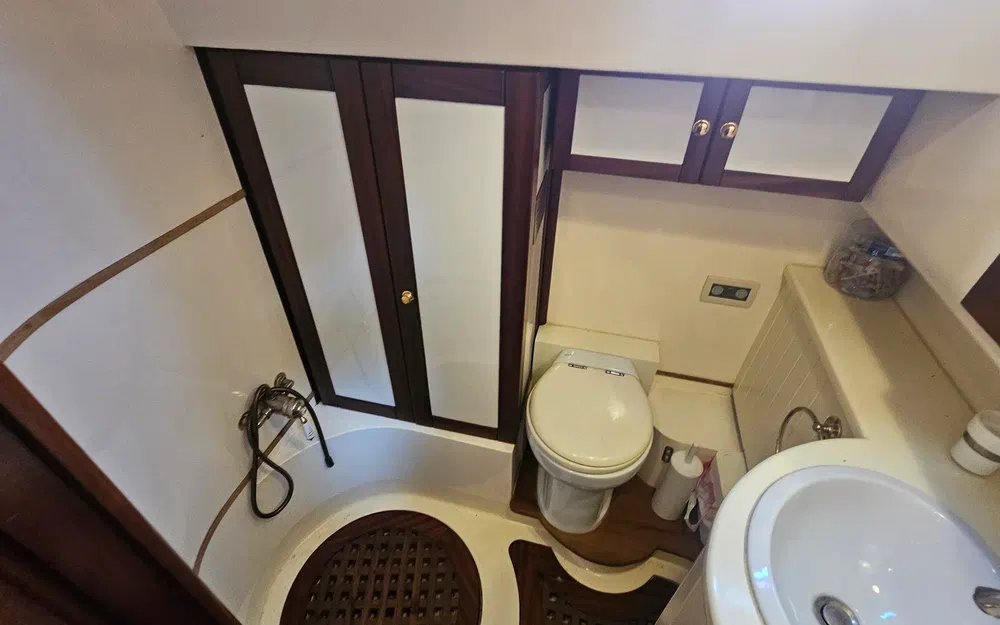slider 74 Lagoon Royal Pilot Saloon 65- SERENA
