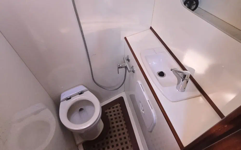 slider 84 Lagoon Royal Pilot Saloon 65- SERENA