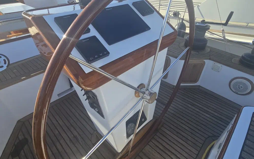 slider 8 Lagoon Royal Pilot Saloon 65- SERENA