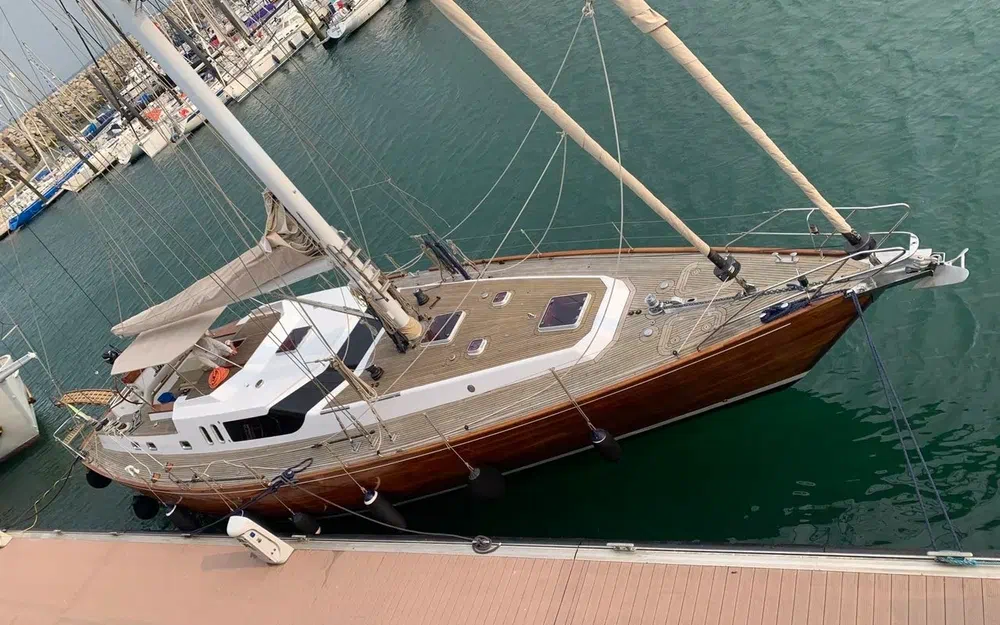 slider 8 Lagoon Royal Pilot Saloon 65- SERENA