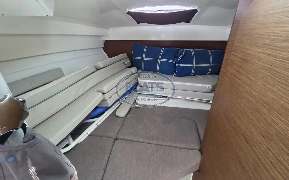 slider 11 Beneteau Antares 7