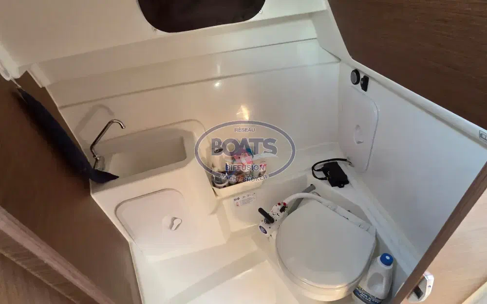 slider 12 Beneteau Antares 7