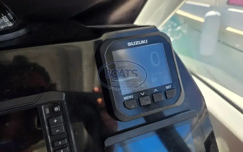 slider 13 Beneteau Antares 7