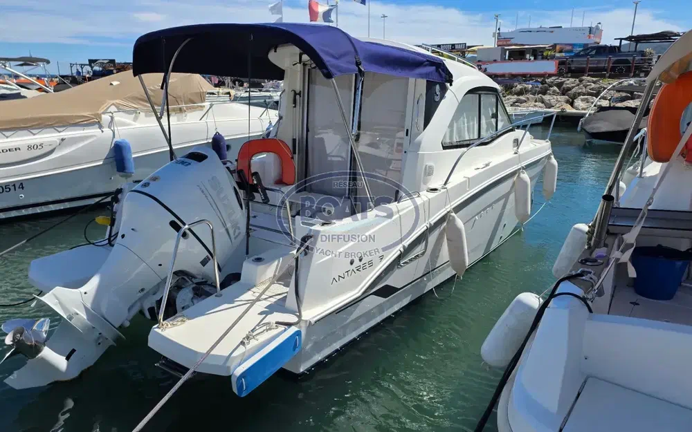 slider 2 Beneteau Antares 7