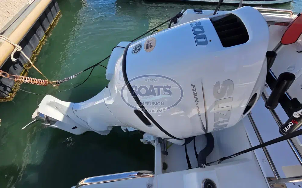 slider 4 Beneteau Antares 7