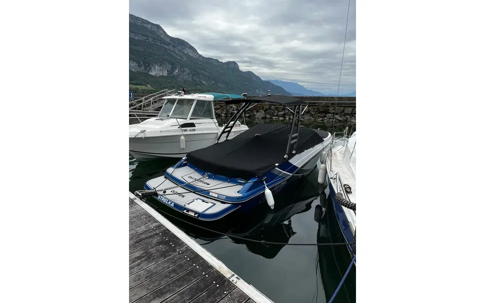 slider 2 Glastron GTS 205