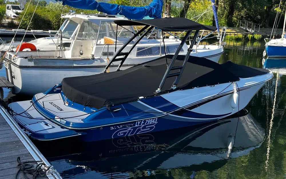 slider 3 Glastron GTS 205