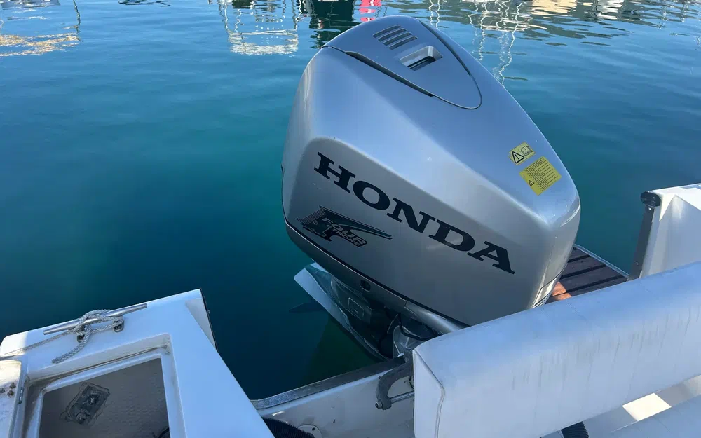slider 11 Chris Craft Sea Hawk 213