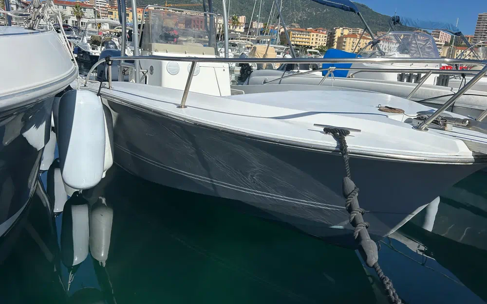 slider 1 Chris Craft Sea Hawk 213
