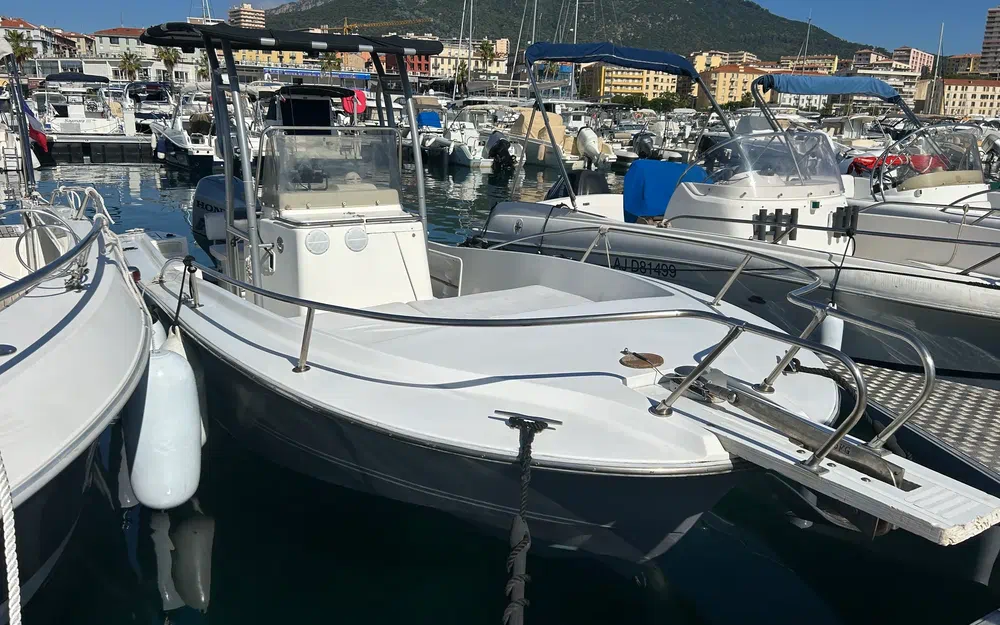 slider 13 Chris Craft Sea Hawk 213