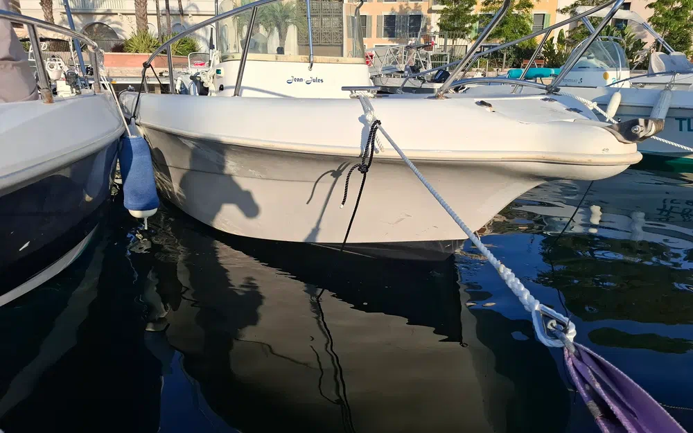 slider 8 Pacific Craft 550 Open