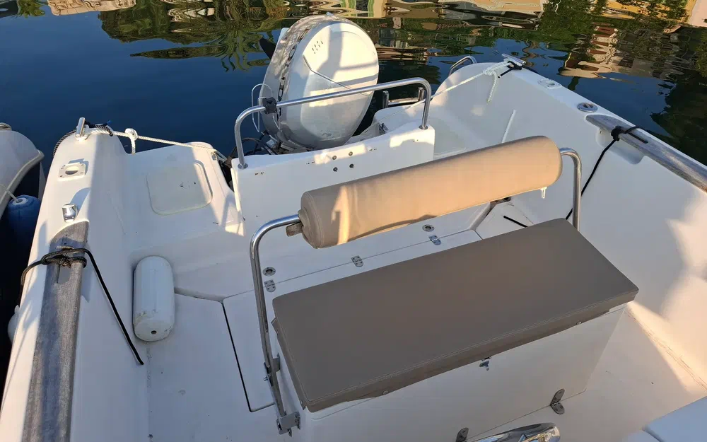 slider 9 Pacific Craft 550 Open