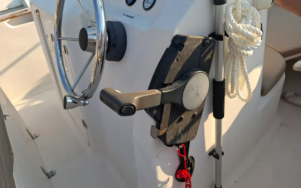 slider 12 Pacific Craft 550 Open