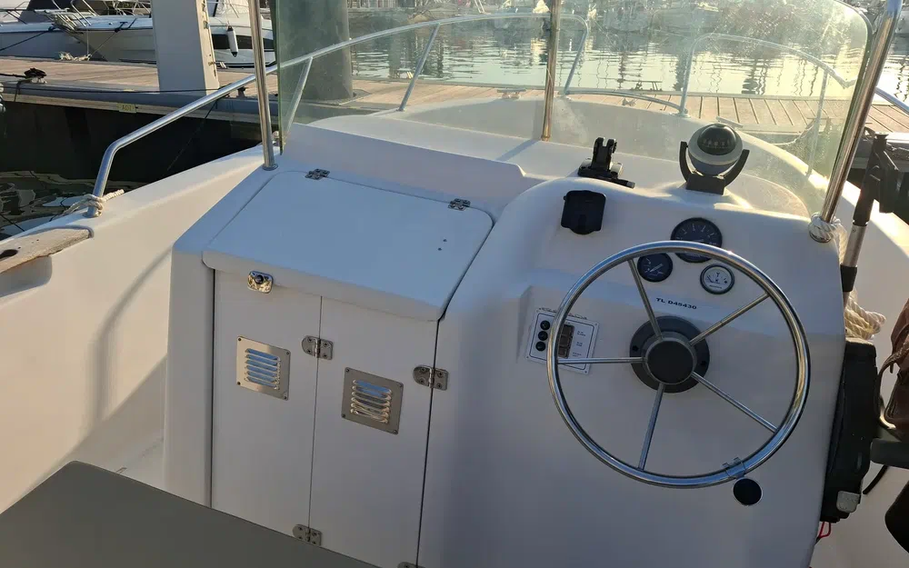 slider 14 Pacific Craft 550 Open