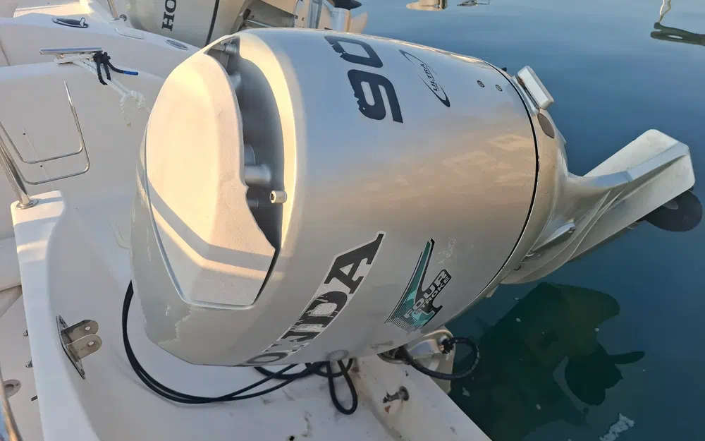 slider 19 Pacific Craft 550 Open
