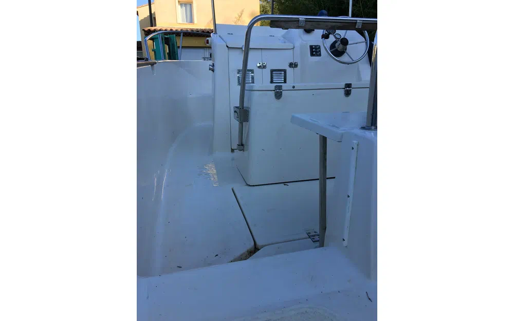 slider 6 Pacific Craft 550 Open