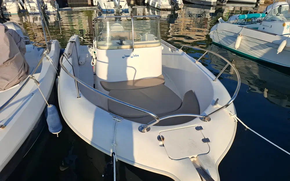slider 10 Pacific Craft 550 Open