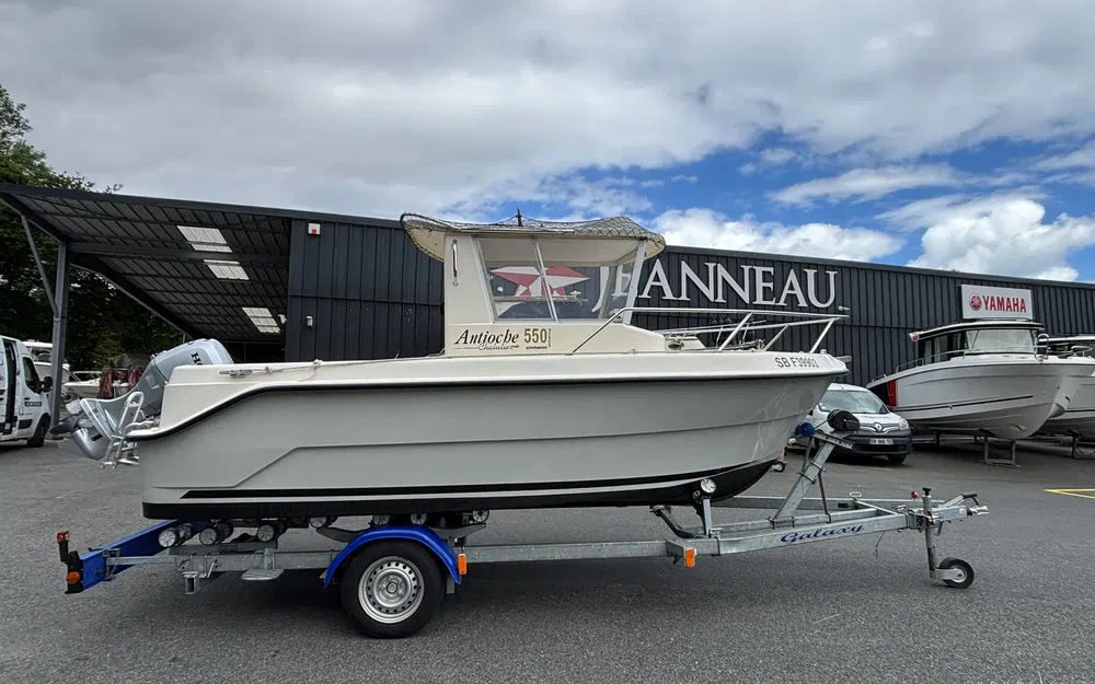 slider 1 Guymarine Antioche 550 Chalutier
