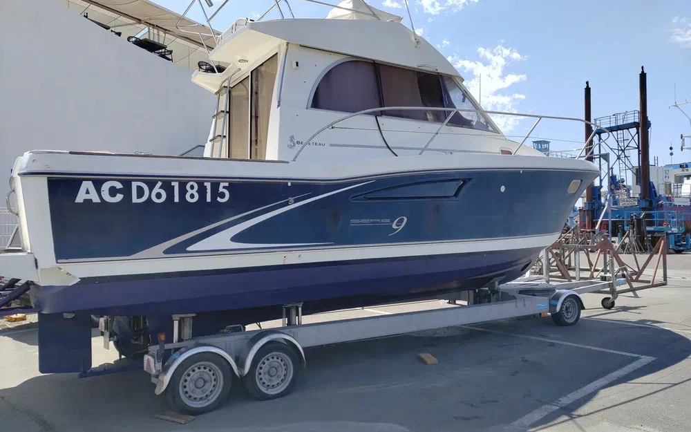 slider 2 Beneteau Antares Serie 9 Fly